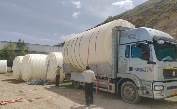 酒泉立式运输桶装车中